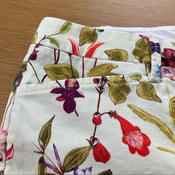 Lands’ End floral cropped pants - Picture 5 of 11